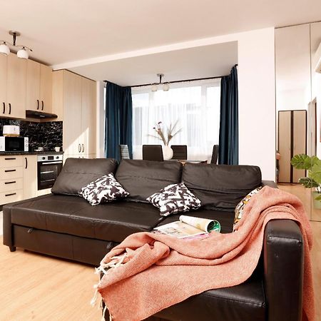 Enchanting Retreat - Historic Old Town - Pet-Friendly Haven - Steps From Unirii Bukarest Eksteriør billede