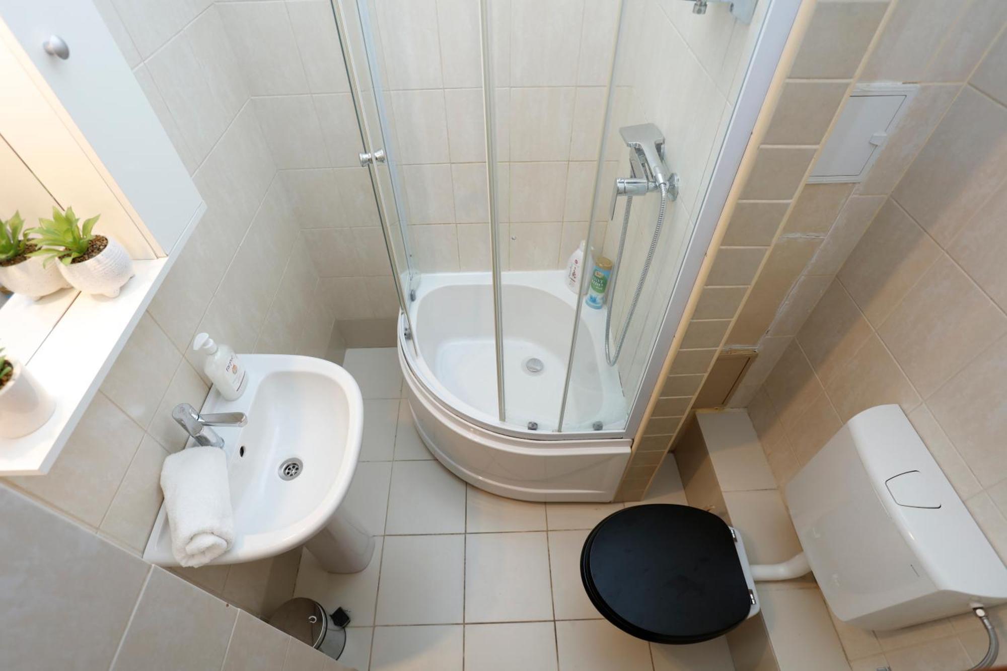 Enchanting Retreat - Historic Old Town - Pet-Friendly Haven - Steps From Unirii Bukarest Eksteriør billede